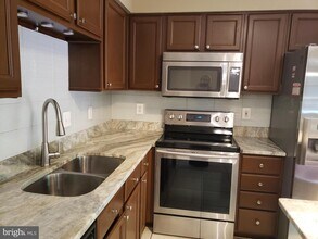 12852 Silvia Loop in Woodbridge, VA - Building Photo - Building Photo