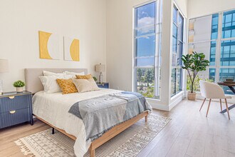120 Island Ave in San Diego, CA - Building Photo - Building Photo
