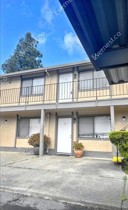 2415 Olivera Rd in Concord, CA - Building Photo