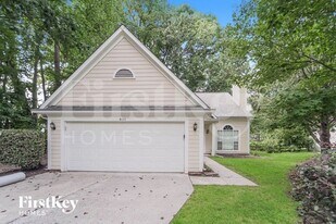 8111 Martindale Ln in Charlotte, NC - Building Photo