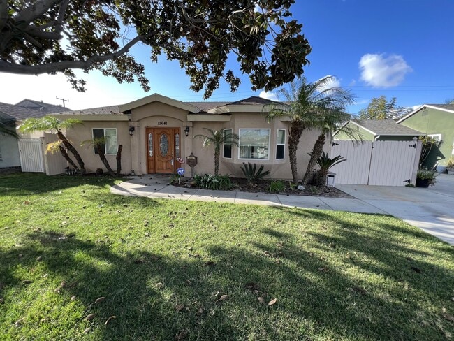 12641 Dolan Ave in Downey, CA - Building Photo - Building Photo