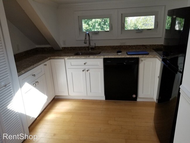 171 Pleasant St in Marblehead, MA - Foto de edificio - Building Photo