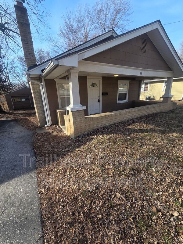 1502 S Pleasant St in Independence, MO - Building Photo - Building Photo