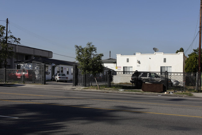 Victory Gardens in North Hollywood, CA - Foto de edificio - Building Photo