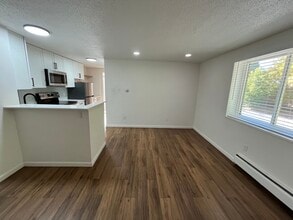 165 S Clarkson St, Unit 204 in Denver, CO - Foto de edificio - Building Photo