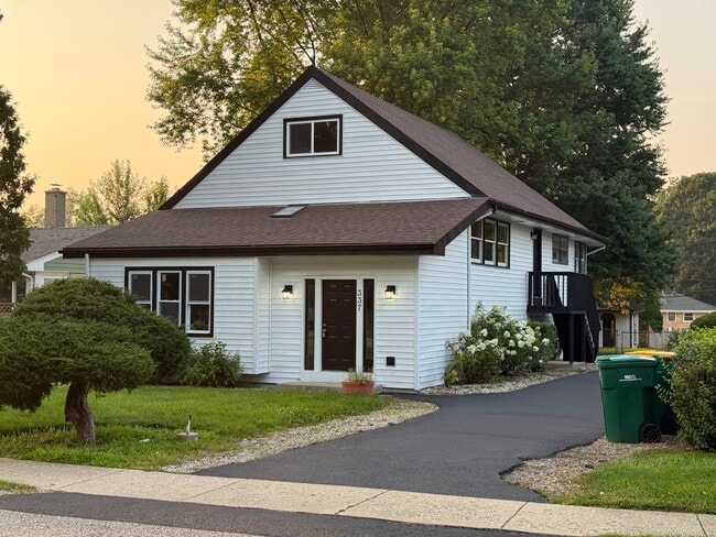 337 Woodland Dr in Grayslake, IL - Building Photo - Building Photo