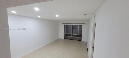 7320 NW 85th Ct in Tamarac, FL - Building Photo - Building Photo