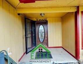 5420 Euler Way in Sacramento, CA - Building Photo - Building Photo