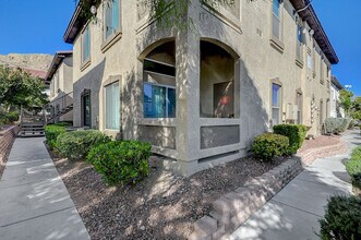 3351 Indian Shadow St, Unit 203 in Las Vegas, NV - Building Photo - Building Photo