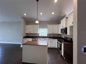 1894 Valley Forge Dr in St. Cloud, FL - Building Photo - Building Photo