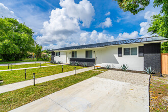 1003 NE 110th St in Biscayne Park, FL - Building Photo - Building Photo