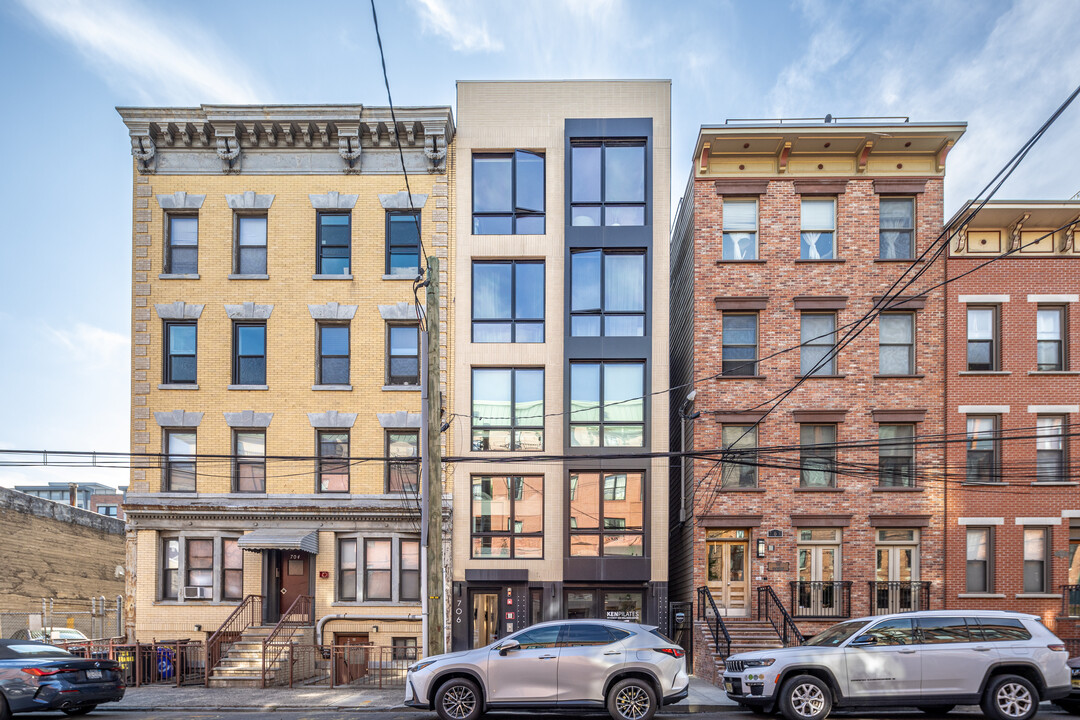 706 Grand St in Hoboken, NJ - Building Photo