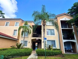 2103 Renaissance Blvd in Miramar, FL - Foto de edificio - Building Photo