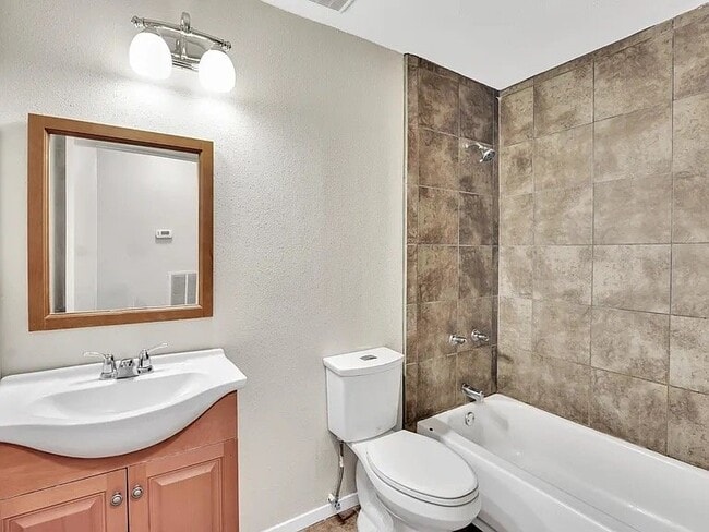 property at 19734 Lake Hollow Ln