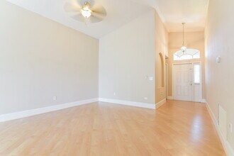 5147 Pond View Ct in Zephyrhills, FL - Building Photo - Building Photo