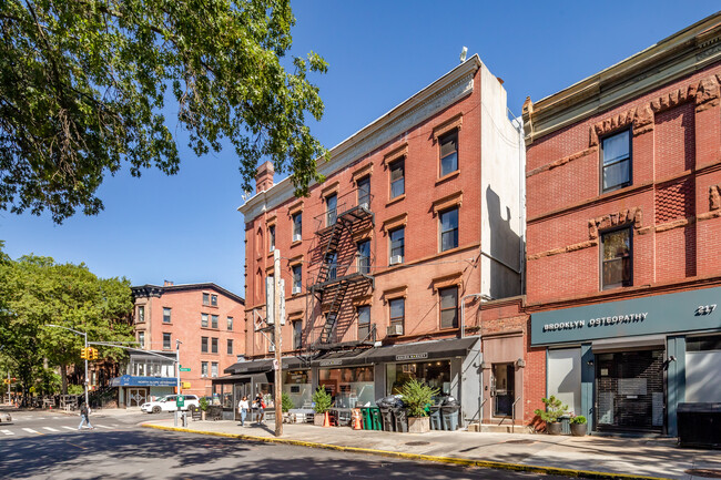 211 6th Ave in Brooklyn, NY - Building Photo - Primary Photo