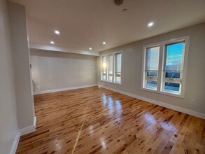 178 Washington Ave, Unit 301 in Chelsea, MA - Building Photo - Building Photo
