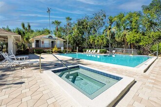 944 SAN CARLOS Ct in St. Petersburg, FL - Building Photo - Building Photo