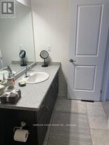 91 Badgerow Way in Aurora, ON - Building Photo