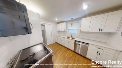 25 Greycliff Rd, Unit 1 in Boston, MA - Building Photo - Building Photo