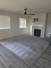902 McCallum Ln in Woodburn, OR - Building Photo - Building Photo