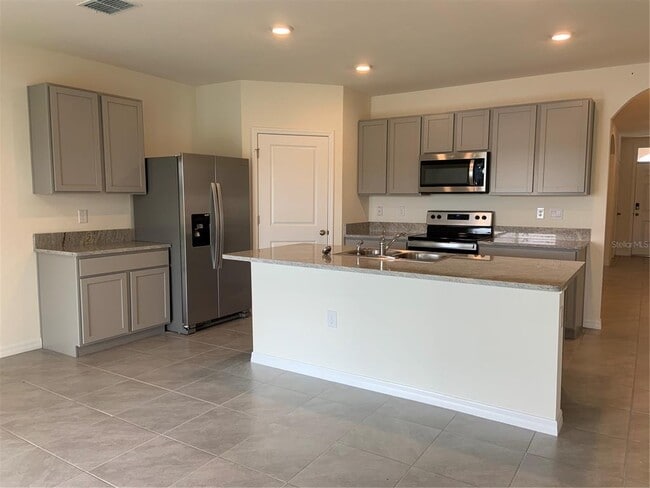 33327 Hamilton Hl Ln in Wesley Chapel, FL - Building Photo - Building Photo