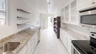 6118 Pembroke Dr in San Diego, CA - Building Photo - Building Photo