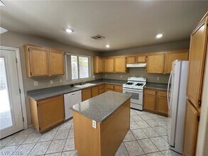 9925 Ranch Hand Ave in Las Vegas, NV - Building Photo - Building Photo