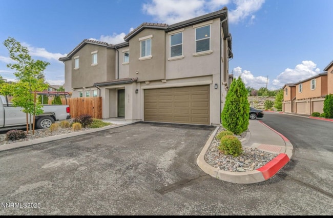 property at 2195 Santona Cir