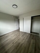 648 W 92nd St in Los Angeles, CA - Building Photo - Building Photo