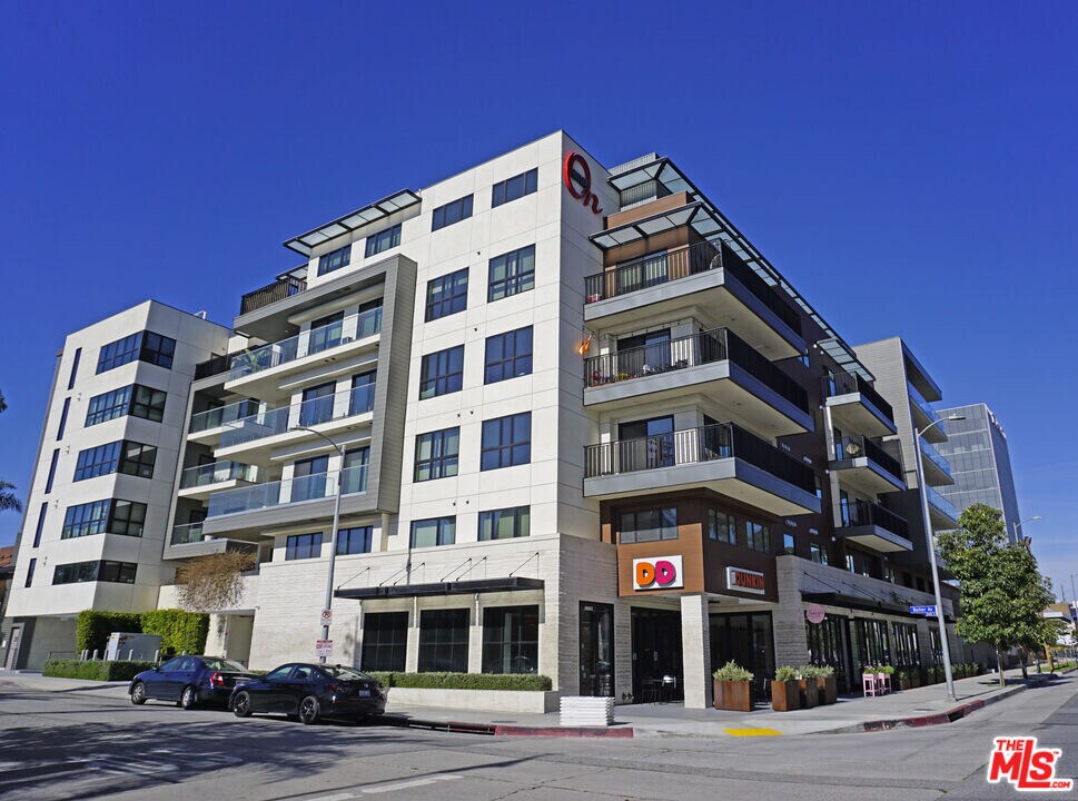 2140 Butler Ave-Unit -216 in Los Angeles, CA - Building Photo