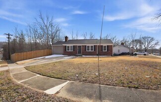 13001 Windbrook Dr in Clinton, MD - Building Photo