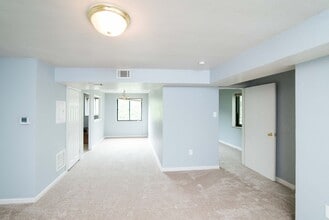 Lincoln Terrace in Pittsburgh, PA - Building Photo - Building Photo