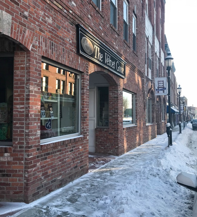 14 Main St