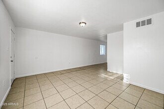1908 E Broadway Rd in Phoenix, AZ - Building Photo - Building Photo