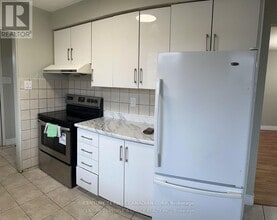 747 Dunelm Ln in London, ON - Building Photo - Building Photo