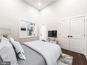 5250 Wayne Ave in Philadelphia, PA - Building Photo - Building Photo