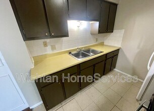 217 Charleston Blvd in Macomb, IL - Building Photo - Building Photo