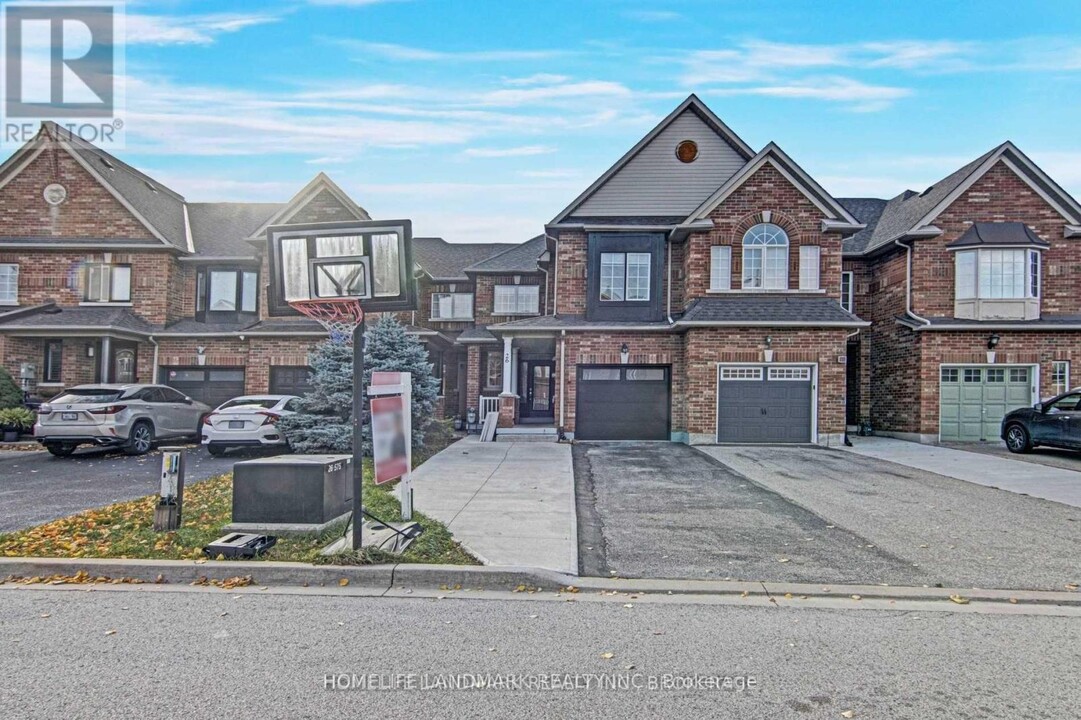 26 Cormel St in Vaughan, ON - Building Photo