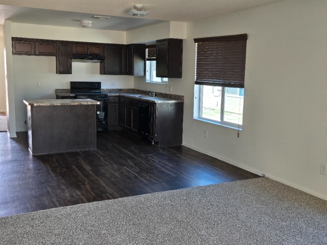 953 S 47th Dr in Yuma, AZ - Foto de edificio - Building Photo