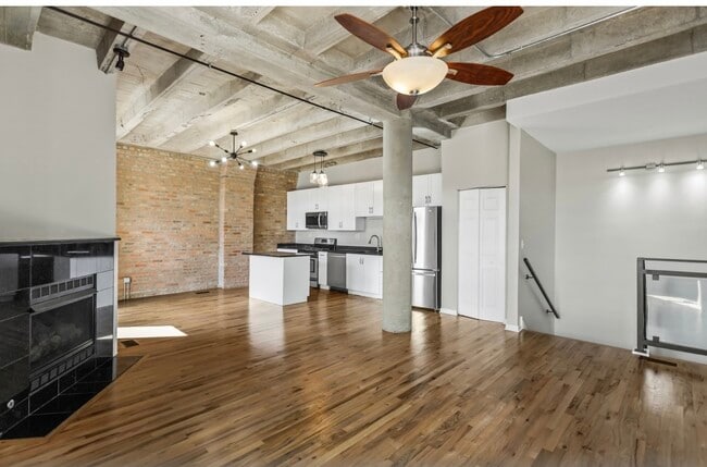 property at 809 E 40th St