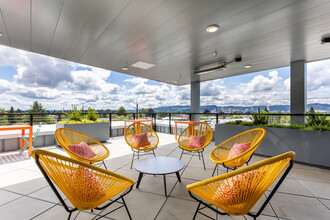 Green Leaf Sandy Lofts in Portland, OR - Foto de edificio - Interior Photo