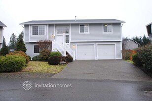 15711 24th Ave E in Tacoma, WA - Building Photo