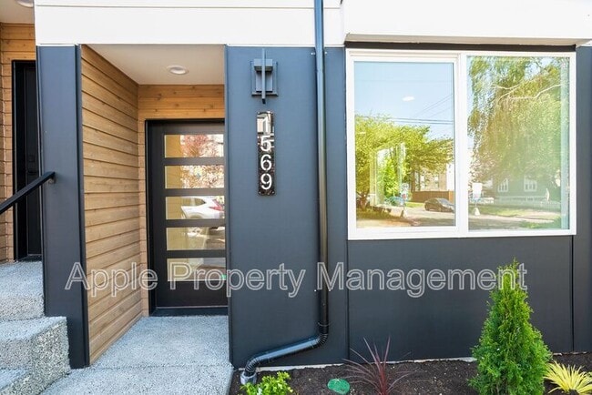 1569 NW 63rd St in Seattle, WA - Building Photo - Building Photo