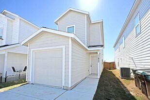 11822 Bluebell Rdg in Converse, TX - Building Photo