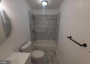 10 Prestwick Square in Catonsville, MD - Building Photo - Building Photo