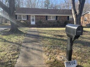 1502 Larson St in Greensboro, NC - Building Photo - Building Photo