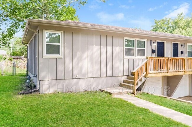 property at 1901 S Crescent Ave