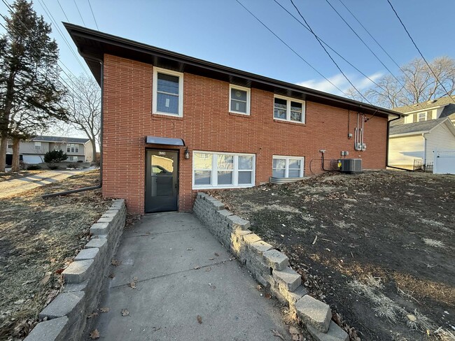 4220 S 49th St in Lincoln, NE - Foto de edificio - Building Photo