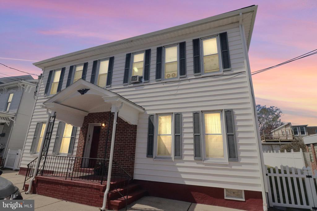 56 N Nice St in Frackville, PA - Building Photo
